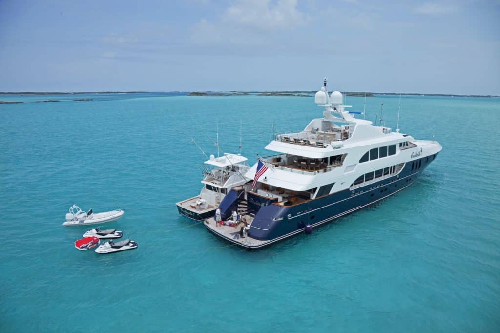 Cocktails, yacht charter