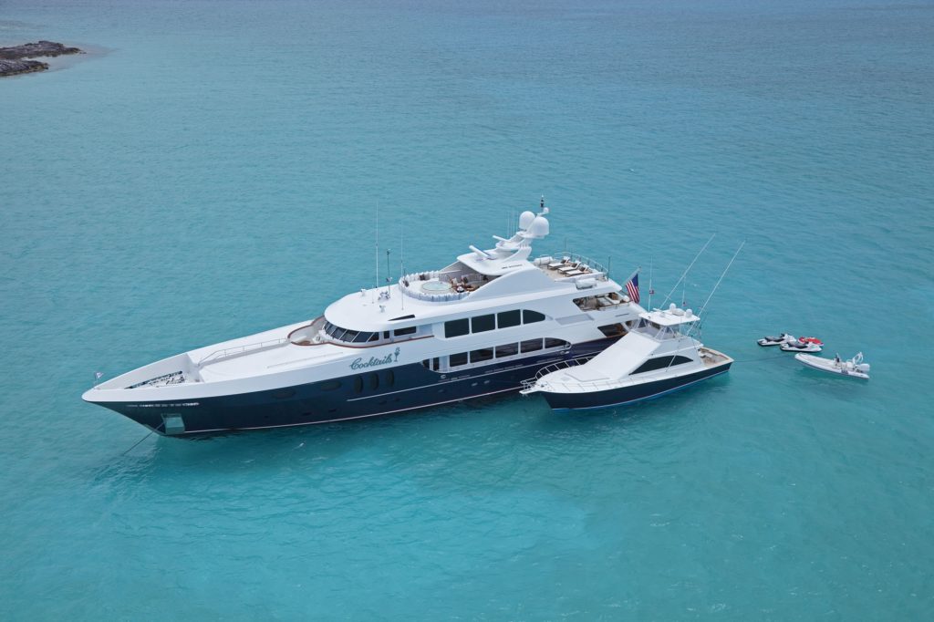 Cocktails, Yacht Charter