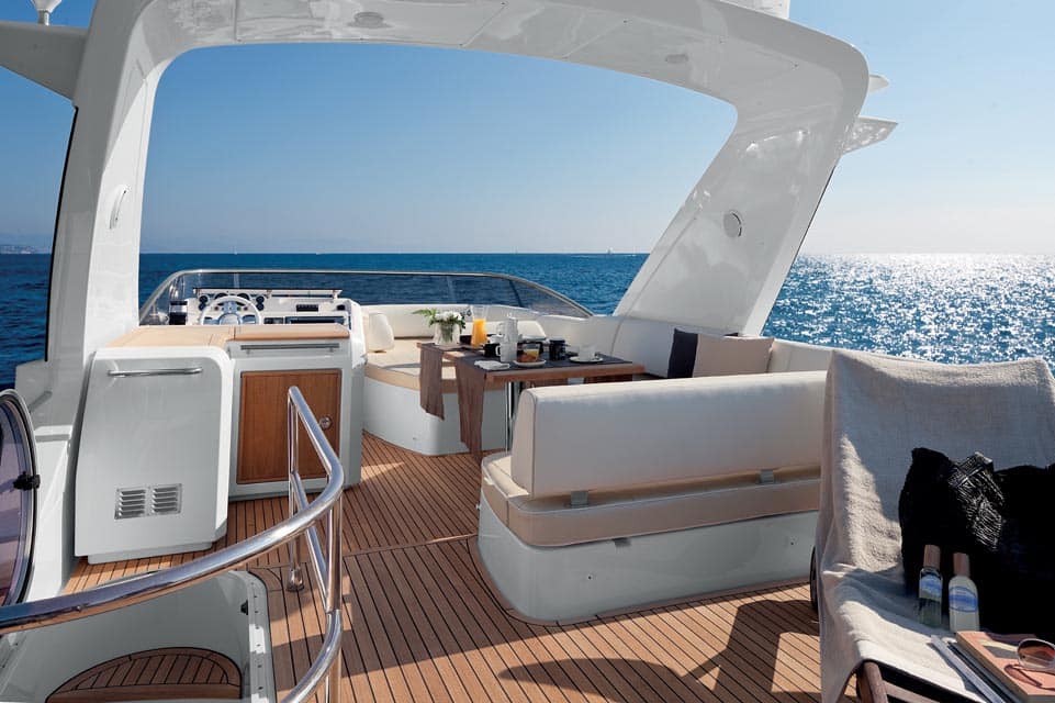 60 foot flybridge yacht