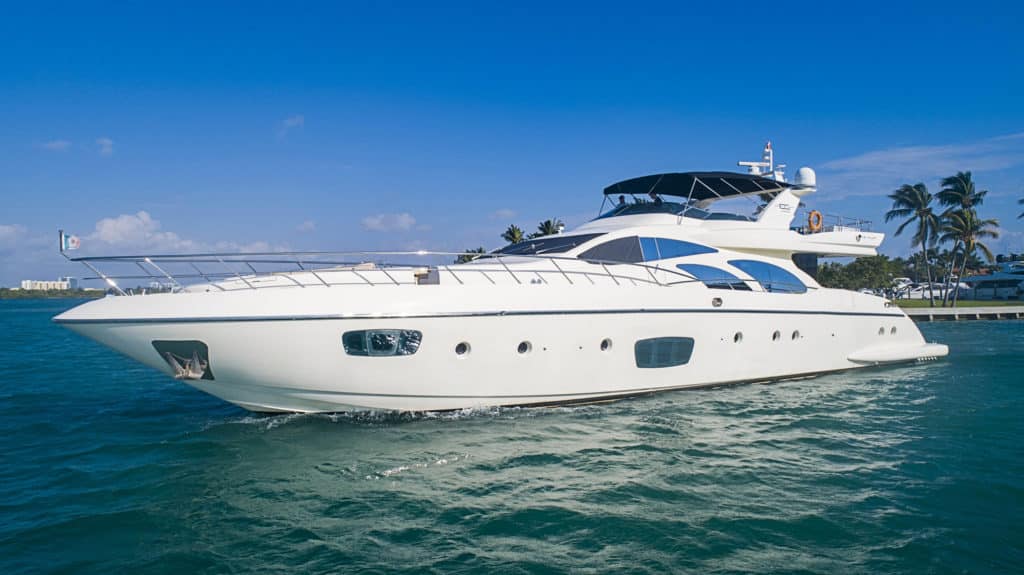 100-foot Azimut yacht