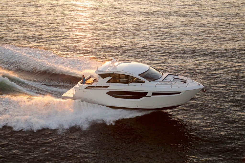 Cruisers Yachts 42 Cantius