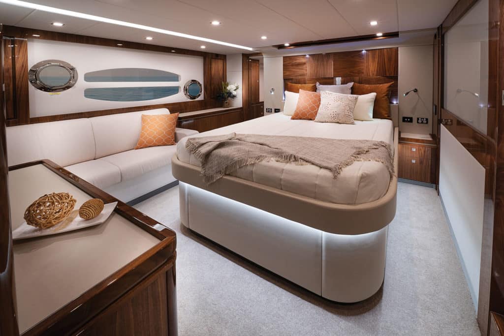 Riviera 6000 Sport Yacht Platinum Edition