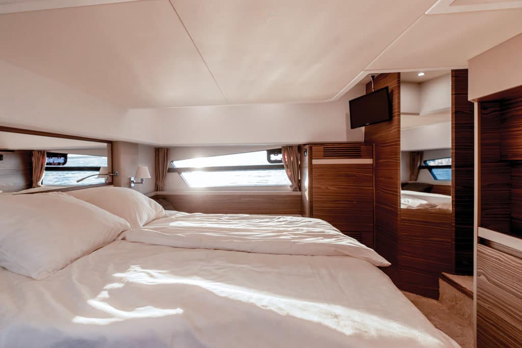 Greenline Yachts 45 Fly