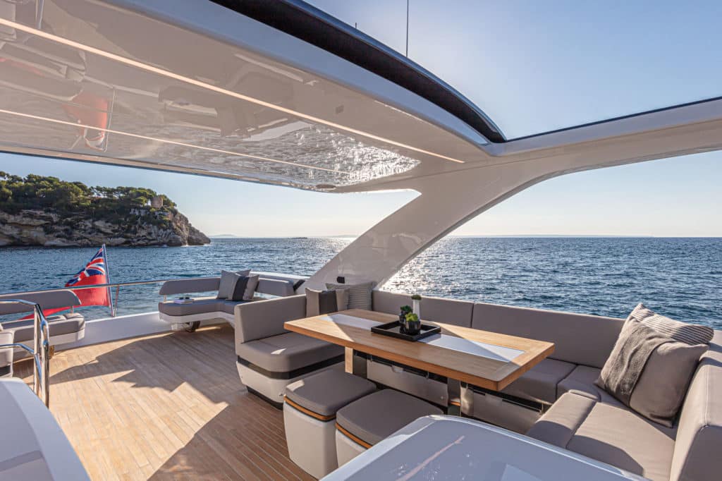 Pearl Yachts 62