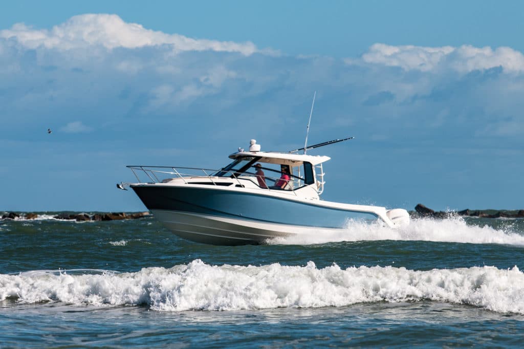 Boston Whaler 325 Conquest