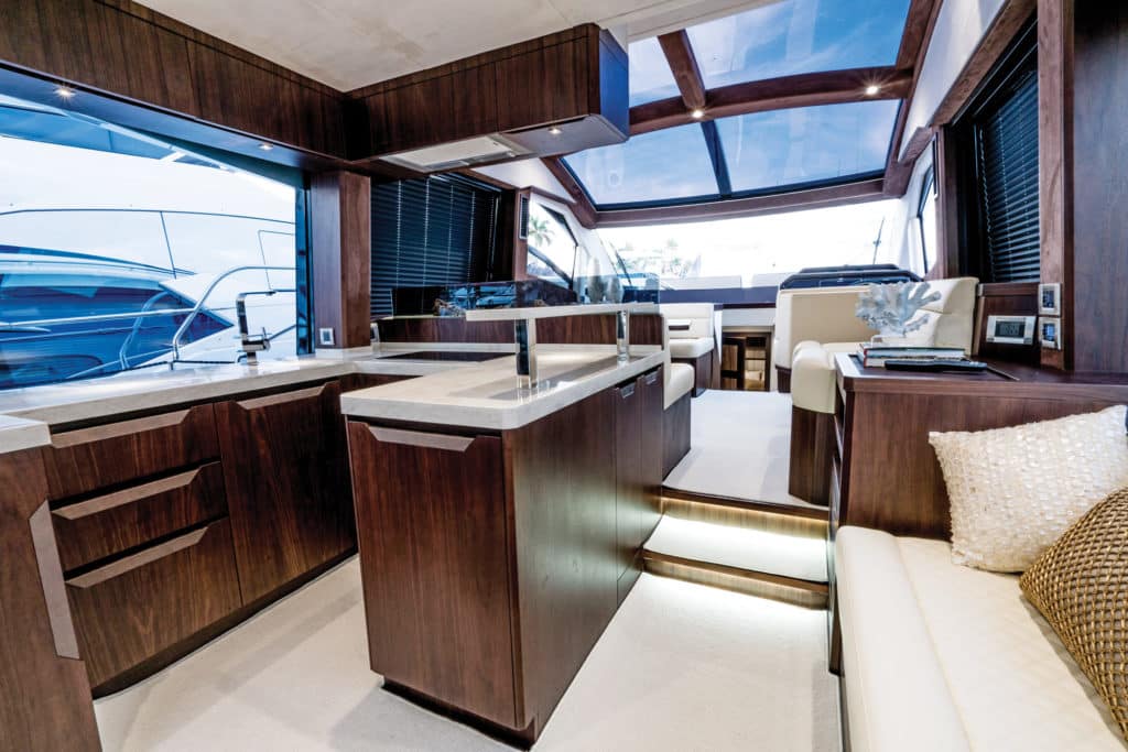 Galeon 510 Skydeck