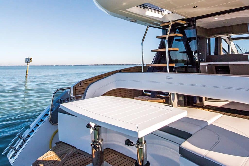 Galeon 510 Skydeck