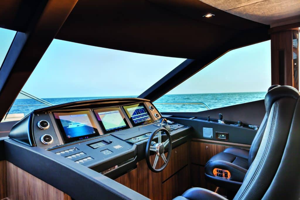 Absolute 72 Flybridge yachts