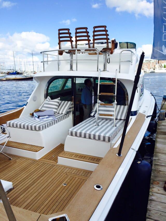 Newport International Boat Show, Bertram 35