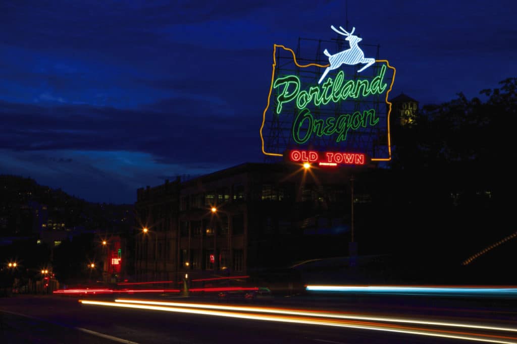 Columbia River Gorge, Cruising