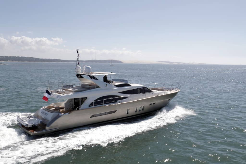 Couach Yachts, 2305 Fly