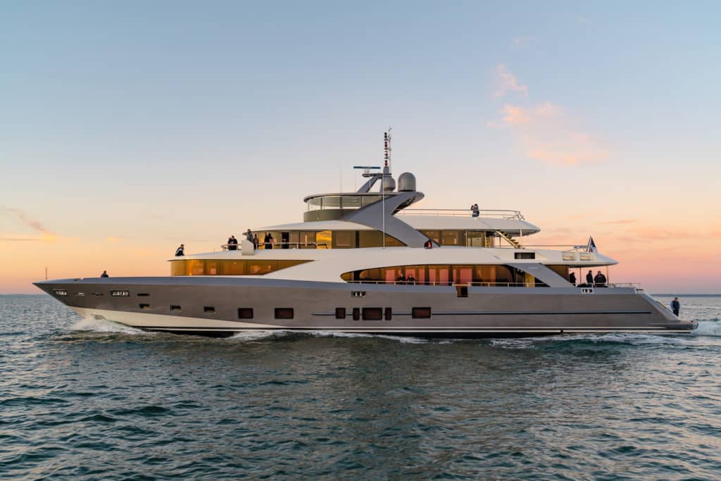 Couach Yachts, 4400 Fast Fly