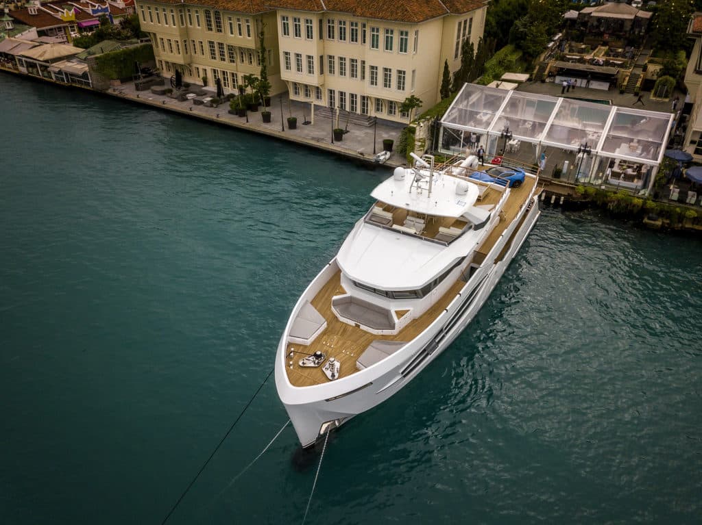 Numarine 32XP, Explorer, Superyacht