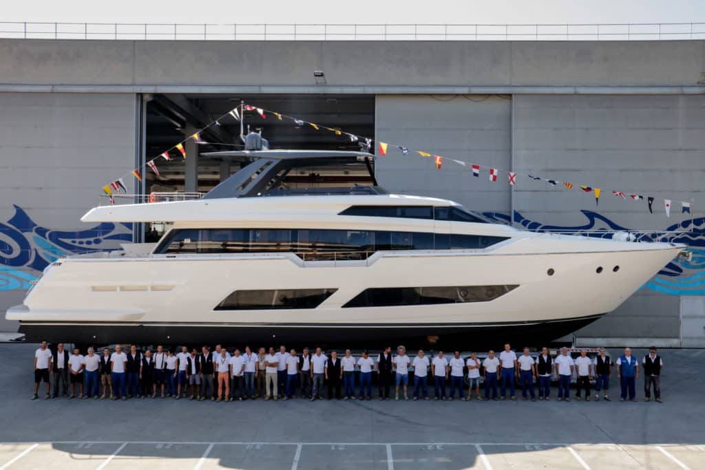 Ferretti Yachts 850