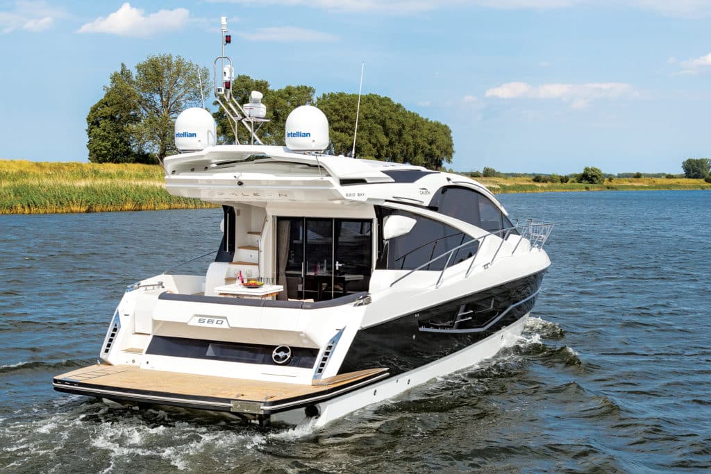 Galeon, 560 Skydeck, Flybridge, Boat Review