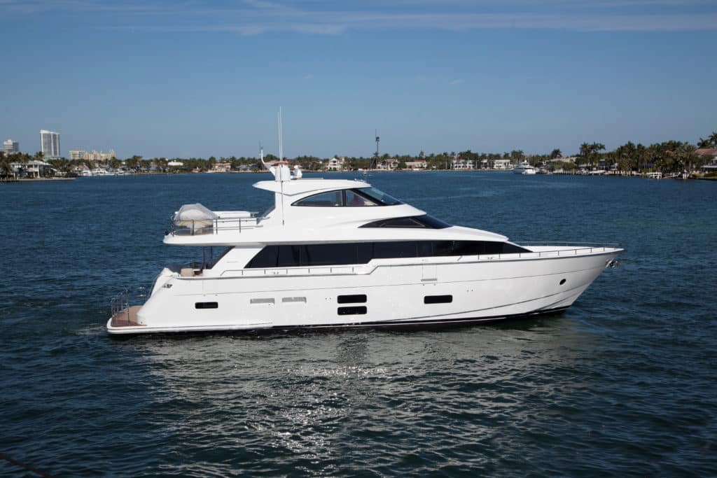 Hatteras, Enclosed Bridge 70 Motor Yacht