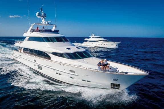 Horizon P110 motoryacht