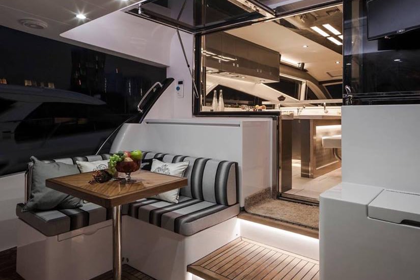 Horizon Yachts E56XO