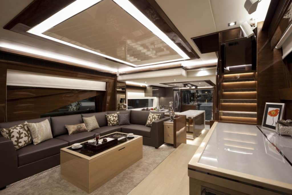 Horizon E75, Horizon Yachts