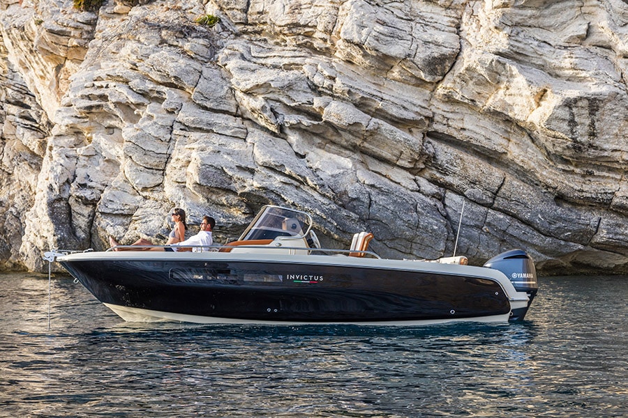 Invictus 240CX