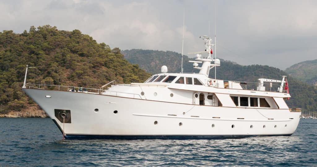 Ladyar B, Yacht