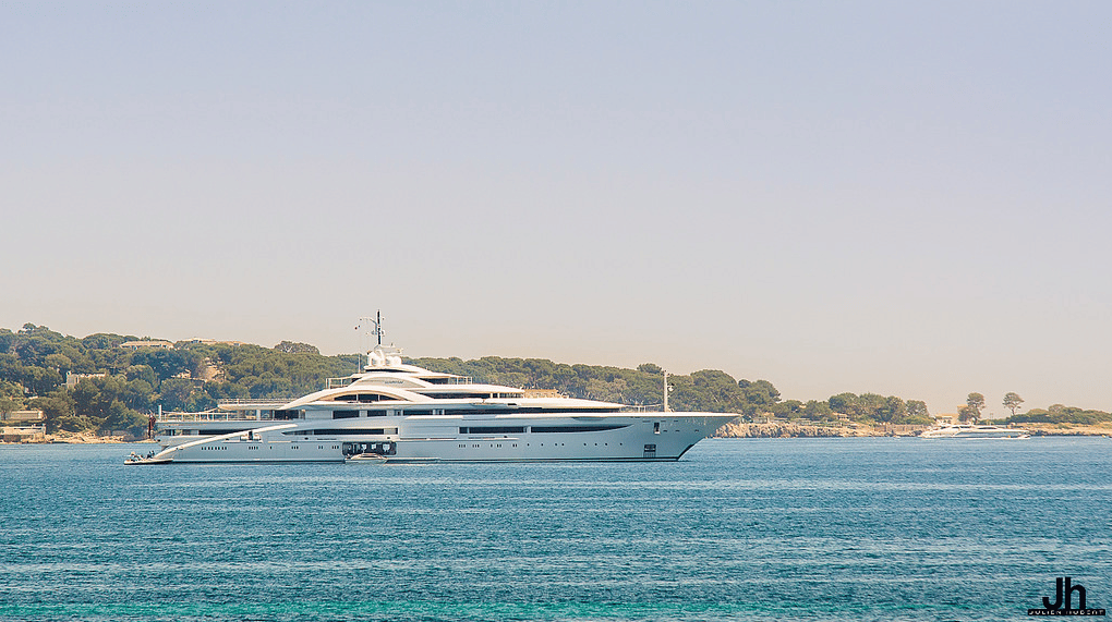 Maryah 125m (410 feet)