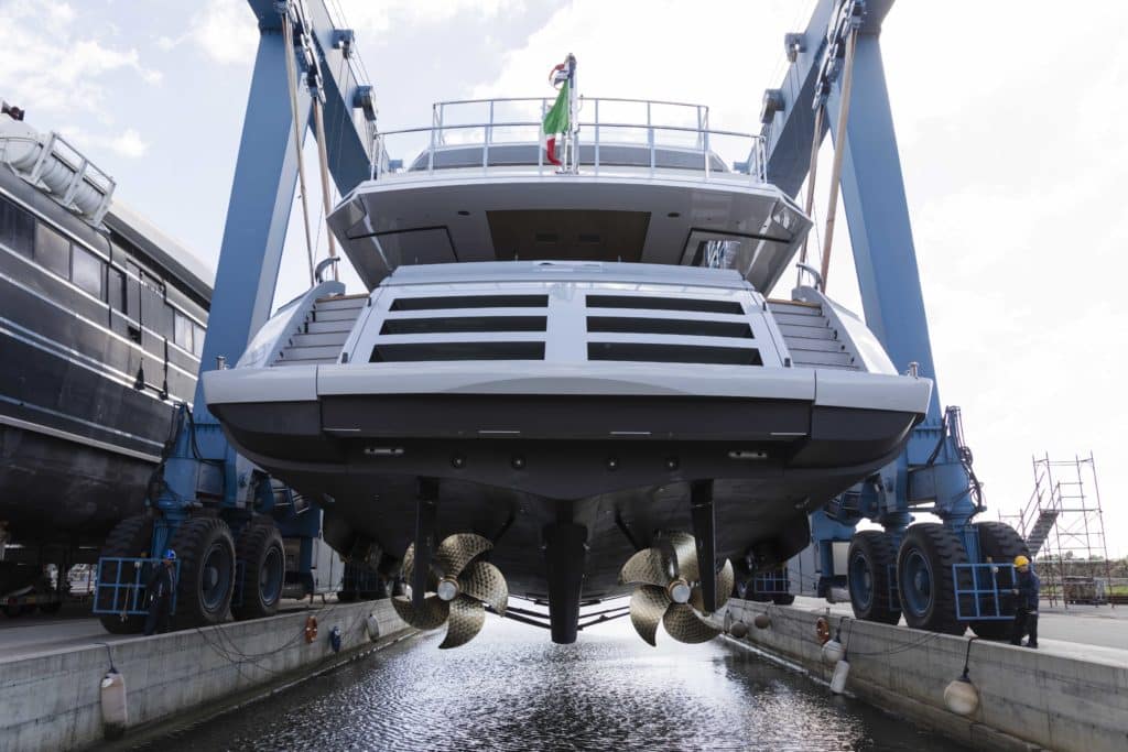 Oceano 42, Mangusta Yachts