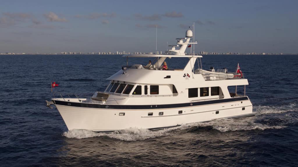 outer reef 700 motoryacht