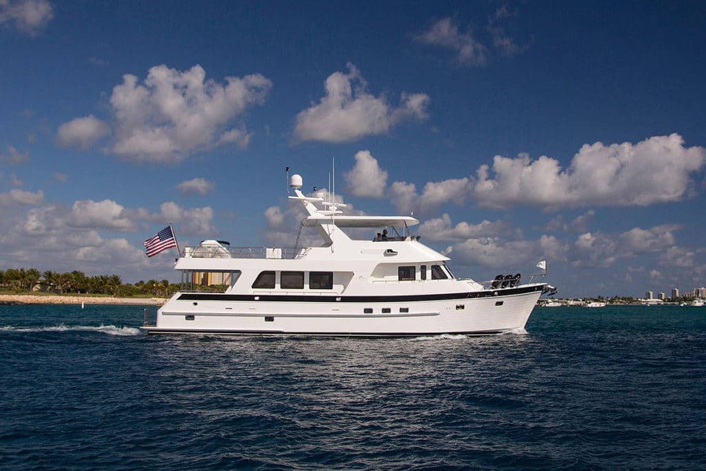 Outer Reef Yachts, 700 MY