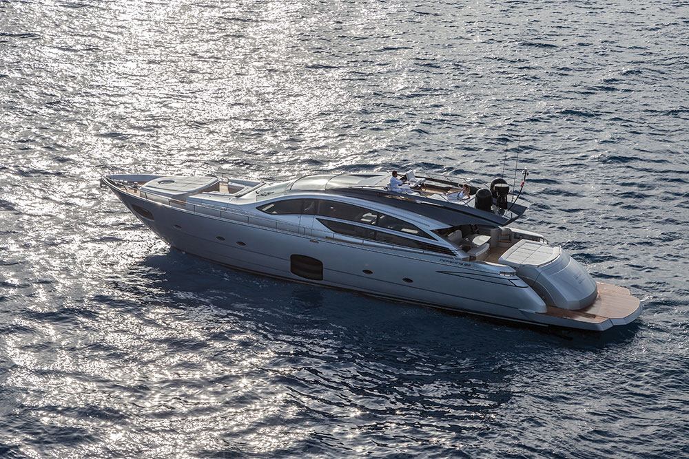 Pershing Yachts, Pershing 82 VHP