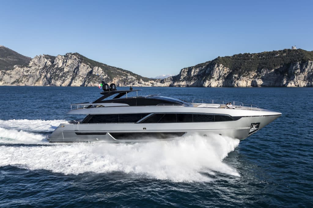 Riva Yachts, Riva 100 Corsaro