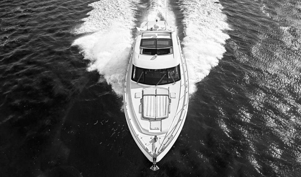 Riviera 5400 Sport Yacht