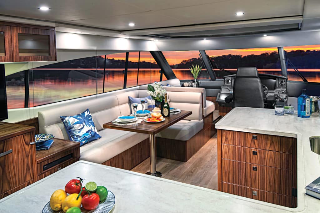 Riviera 5400 Sport Yacht