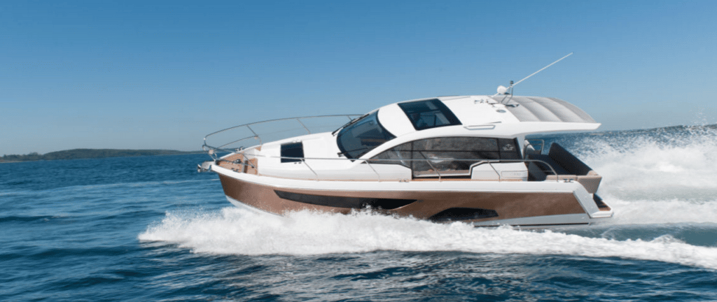 Sealine C330, Yacht, MIBS, Miami Boat Shows