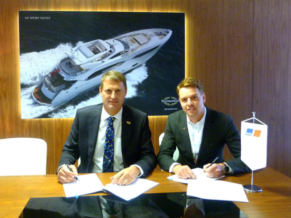 Sunseeker Yachts CEO Phil Popham and MTU U.K. Managing Director Bruce Philipps