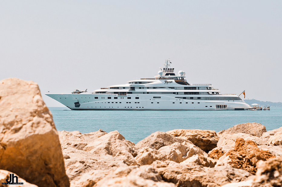 Topaz 147m (482 feet)