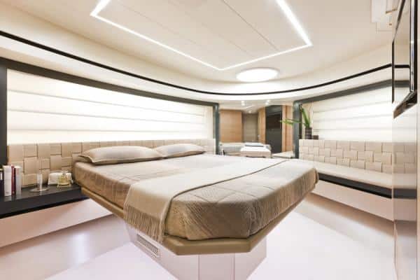 pershing yachts 92