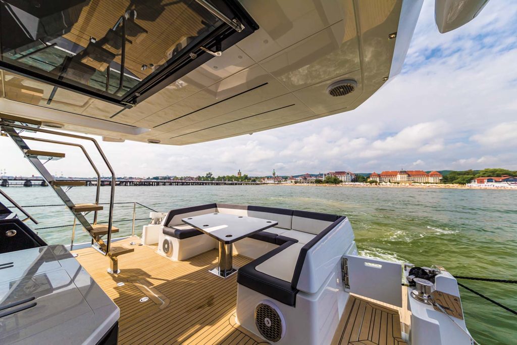 Galeon 650 Skydeck