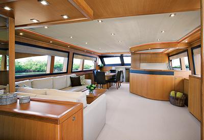 Bertram 800 cabin