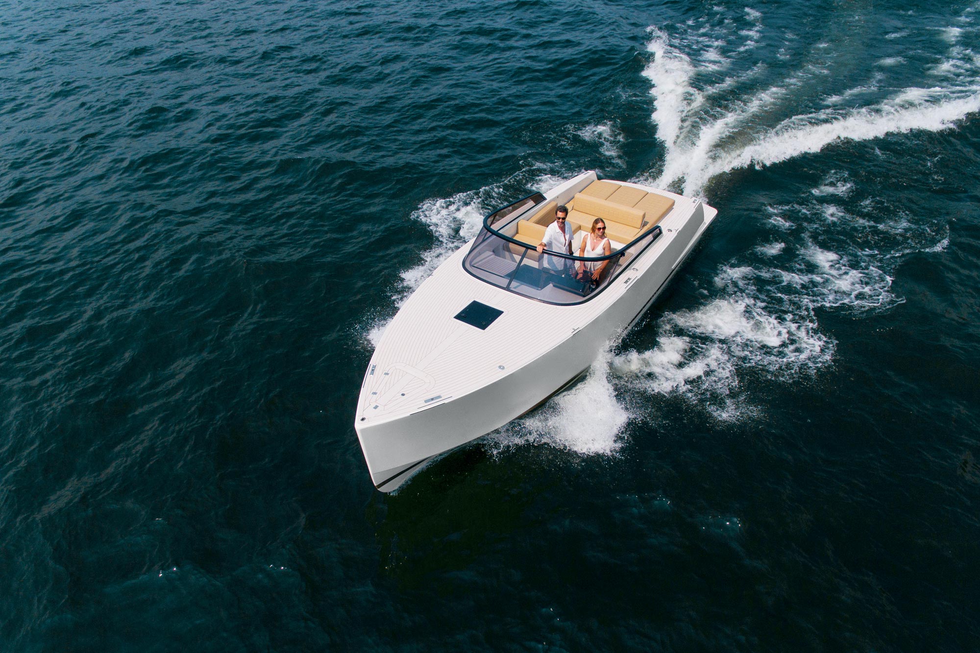 The VanDutch 32 Is Stylish and Speedy | Yachting