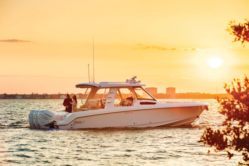 Boston Whaler 350 Realm