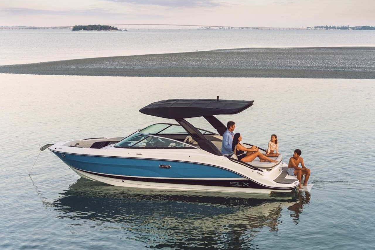 Sea Ray Introduces the SLX 260