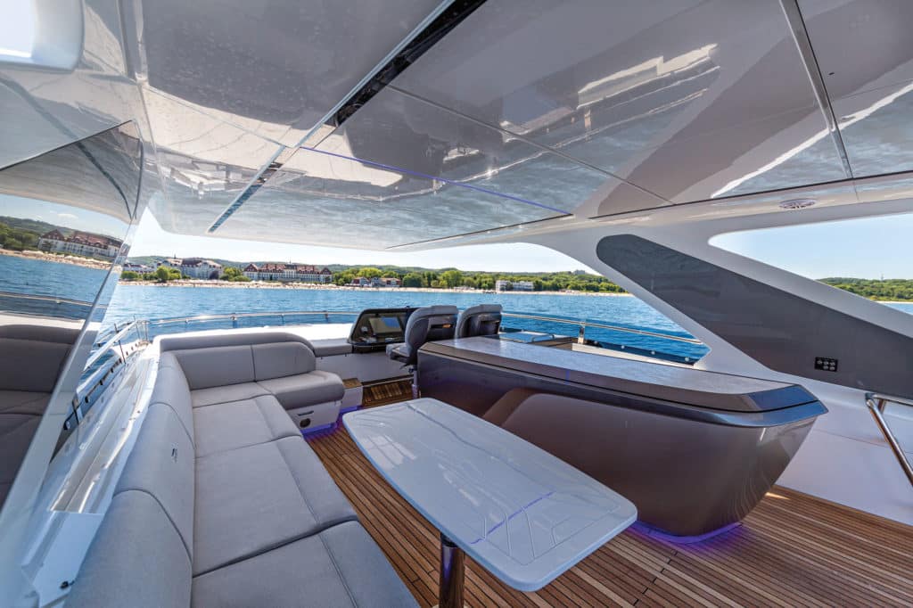 Galeon 800 Fly