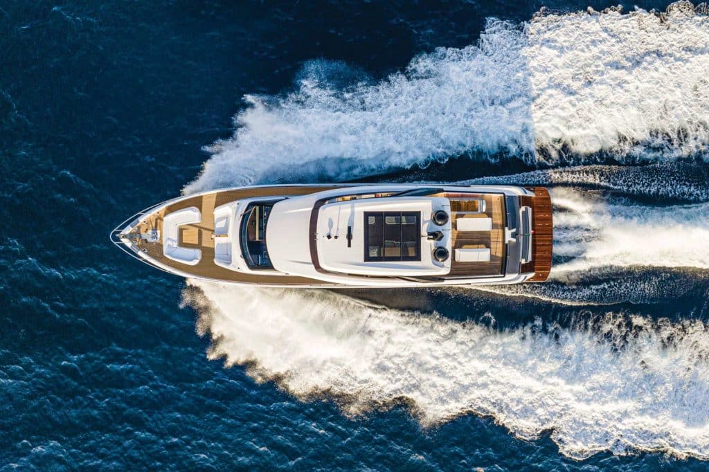 Ferretti Yachts 860