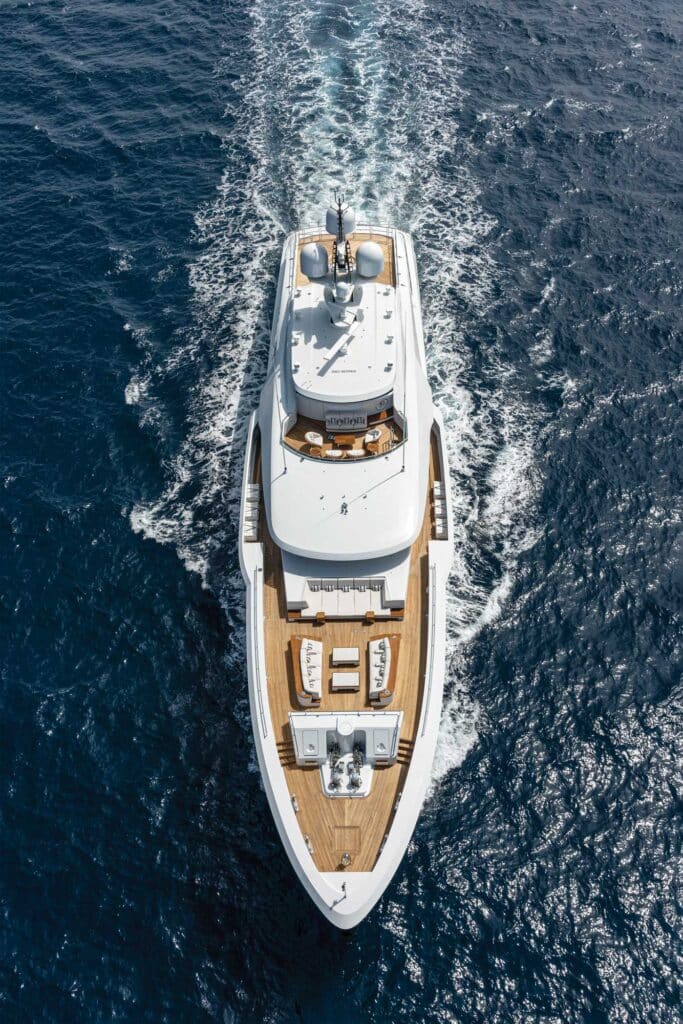 198-foot Heesen Lusine