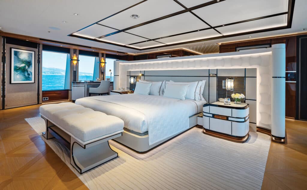 198-foot Heesen Lusine stateroom