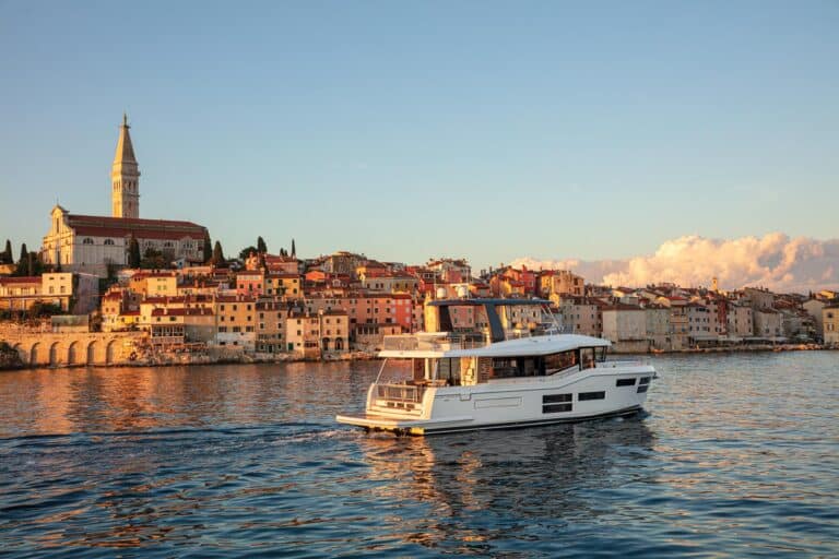 Beneteau Grand Trawler 62