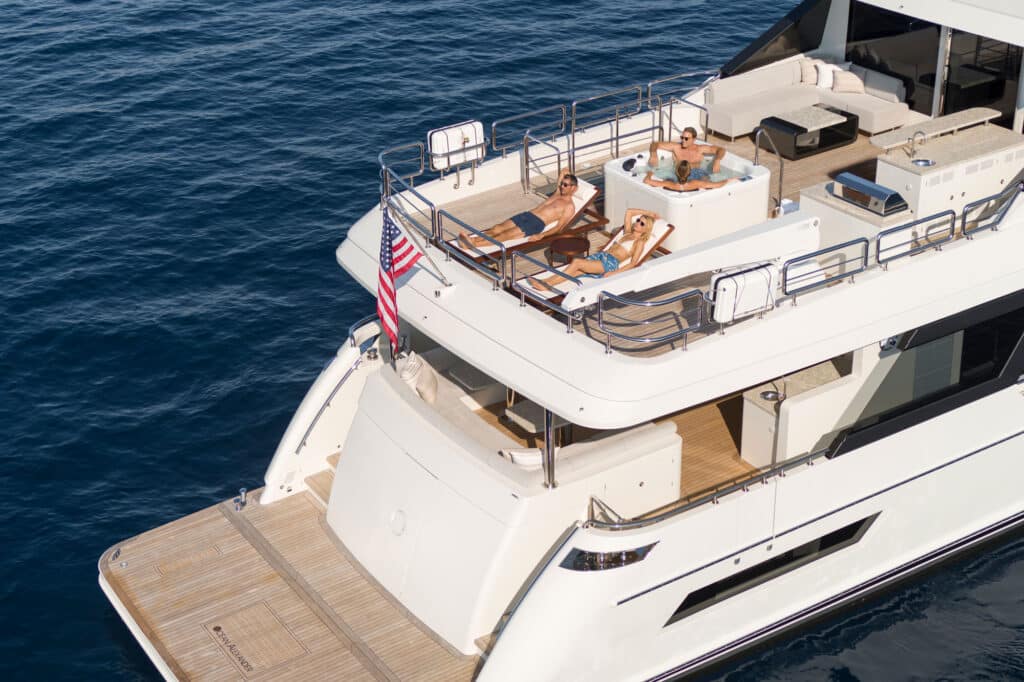 Ocean Alexander 32L deck