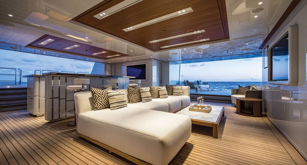 Benetti Calex interior