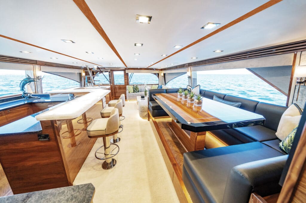 Viking Yachts 90 Sky Bridge salon